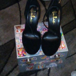 Lulu's high heels